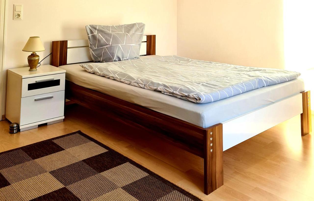 Evi'S Apartment Регенсбург Екстериор снимка